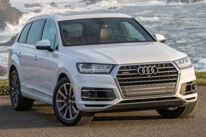 2017 Audi Q7 Prestige 4dr SUV Exterior. Options Shown.