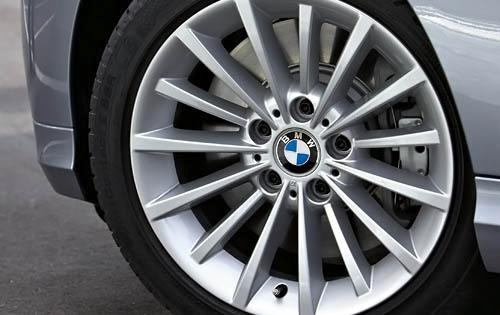 2011 BMW 3 Series 335i Wheel Detail