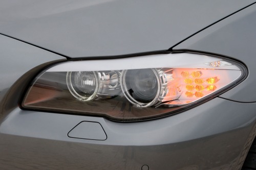 2013 BMW 5 Series Sedan Headlamp Detail