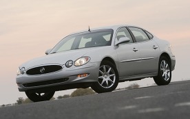 2005 Buick LaCrosse CXS 4dr Sedan