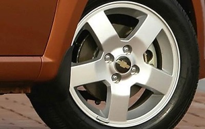 2011 Chevrolet Aveo 2LT Wheel Detail