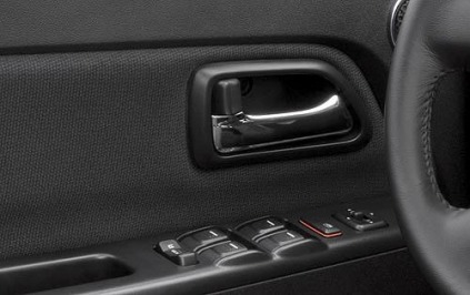 2009 Chevrolet Colorado LT Interior Door Panel Detail