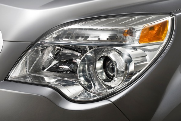 2010 Chevrolet Equinox LTZ 4dr SUV Headlamp Detail
