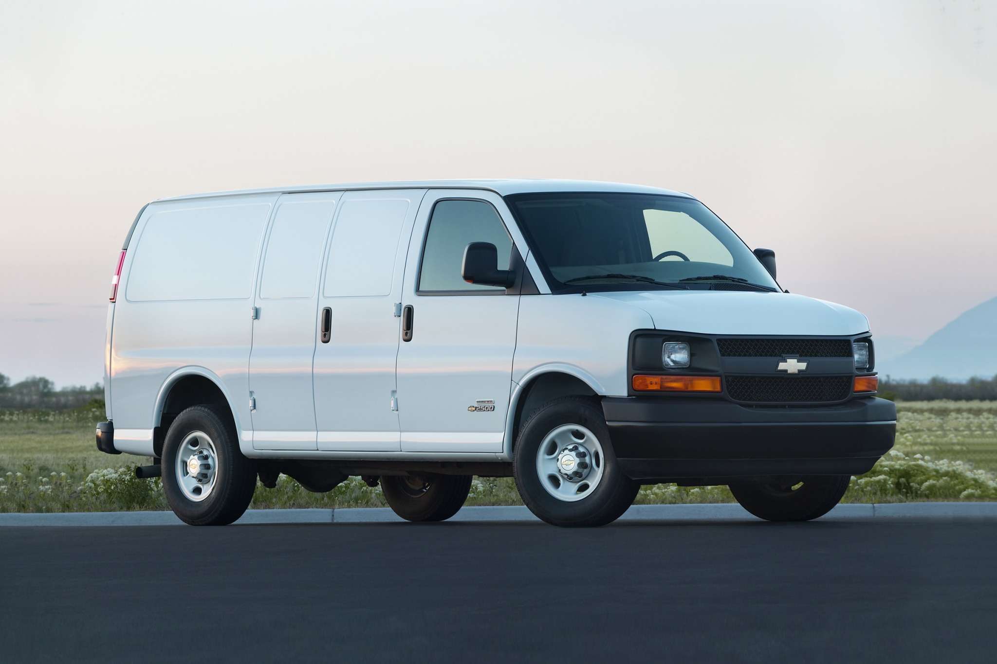 2017 Chevrolet Express Cargo 2500 Cargo Van Exterior