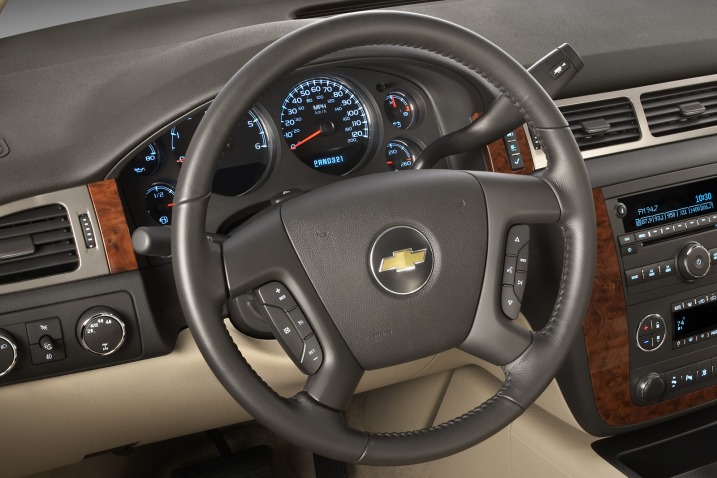 2007 Chevrolet Silverado 1500 LTZ Extended Cab Pickup Steering Wheel Detail