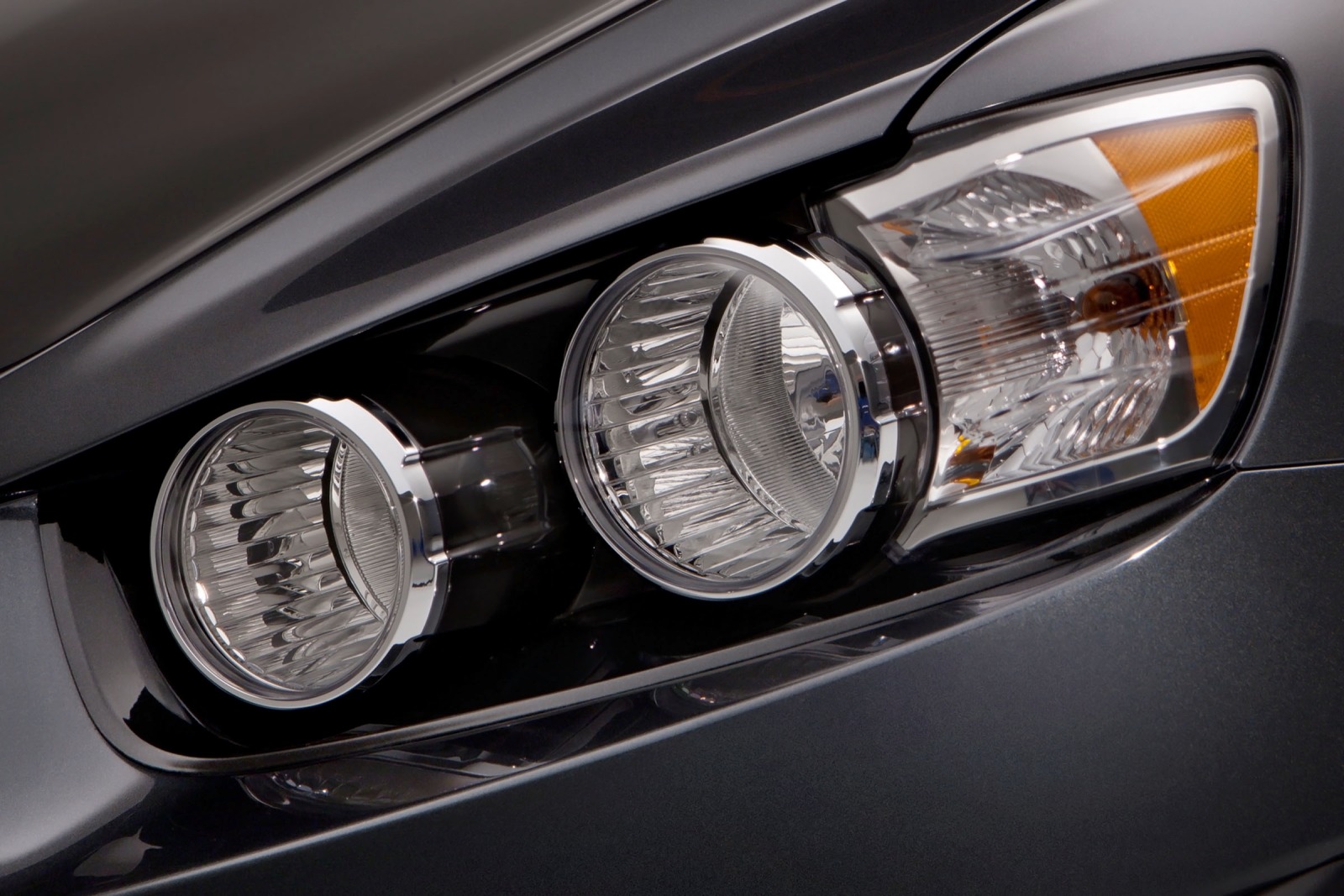 2013 Chevrolet Sonic Headlamp Detail
