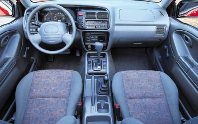 2002 Chevrolet Tracker LT Interior