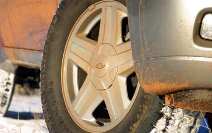 2002 Chevrolet TrailBlazer LTZ 4WD Wheel Detail