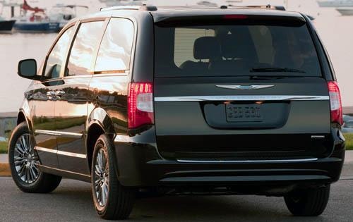 2011 Chrysler Town and Country Limited Minivan