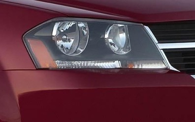 2008 Dodge Avenger RT Headlamp Detail