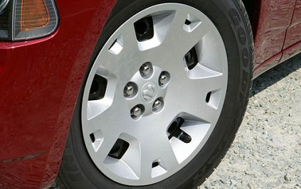2008 Dodge Charger Wheel Detail