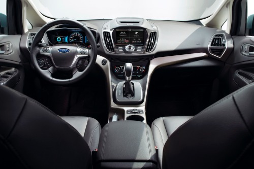 2016 Ford C-Max Energi SEL Wagon Dashboard