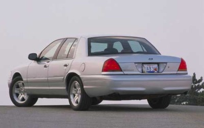 2002 Ford Crown Victoria LX Sport 4dr Sedan