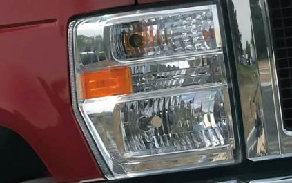 2011 Ford E-Series Van E-150 Headlamp Detail