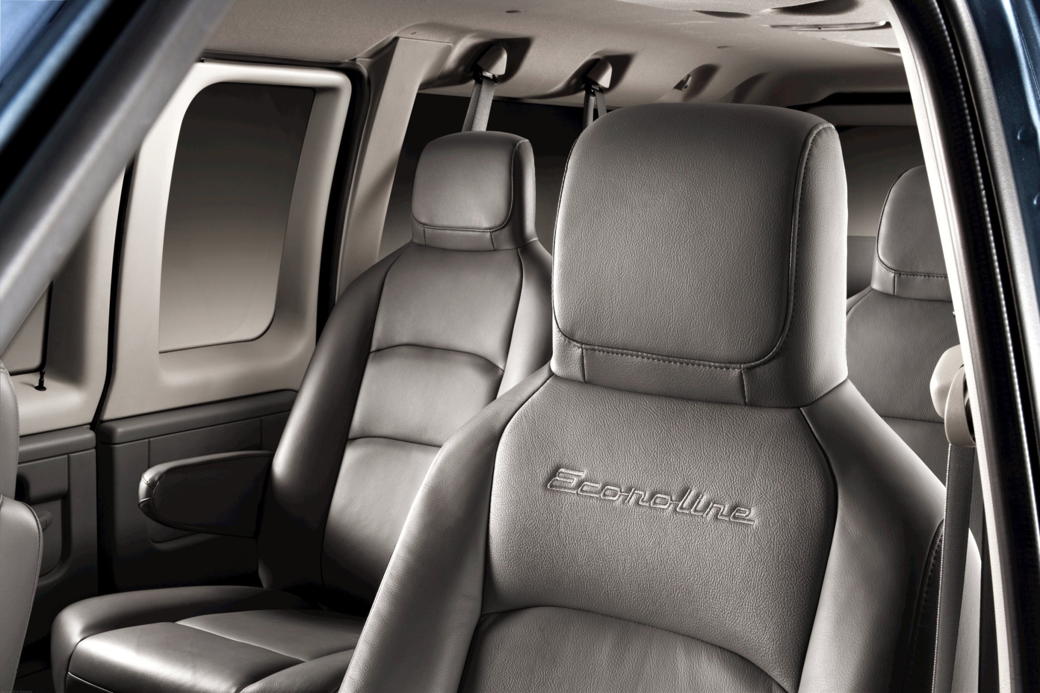 2013 Ford E-Series Wagon E-150 XLT Passenger Van Interior