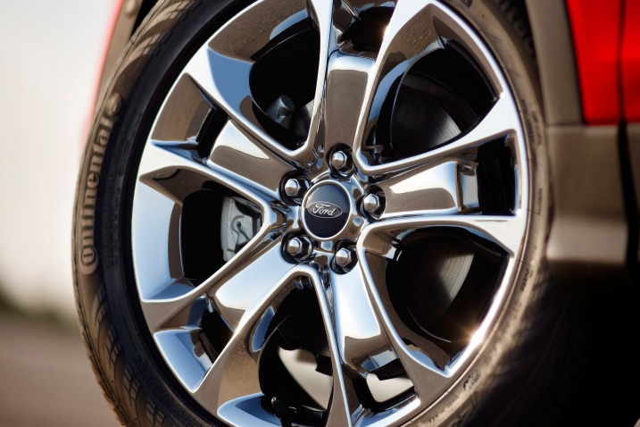 2013 Ford Escape SEL 4dr SUV Wheel