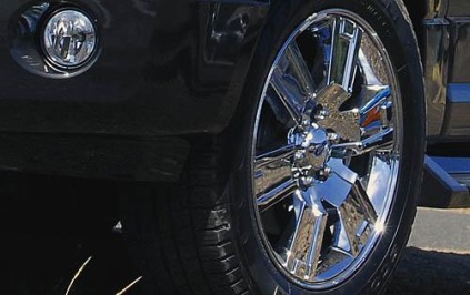 2011 Ford Expedition EL Limited Wheel Detail