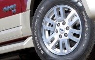 2011 Ford Expedition EL XLT Wheel Detail