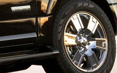 2011 Ford Expedition Limited Wheel Detail