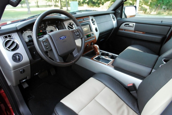 2013 Ford Expedition XLT 4dr SUV Interior