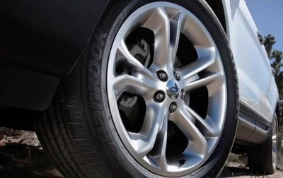 2011 Ford Explorer Limited Wheel Detail