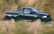 2000 Ford F-150 SVT 2 Dr SVT Lightning Sprchgd Standard Cab Stepside SB