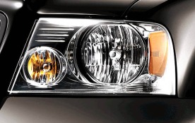 2008 Ford F-150 Headlamp Detail