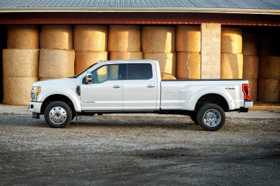 2018 Ford F-450 Super Duty Platinum Crew Cab Pickup Profile Shown