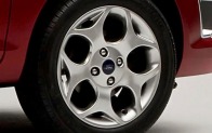 2011 Ford Fiesta SEL Wheel Detail