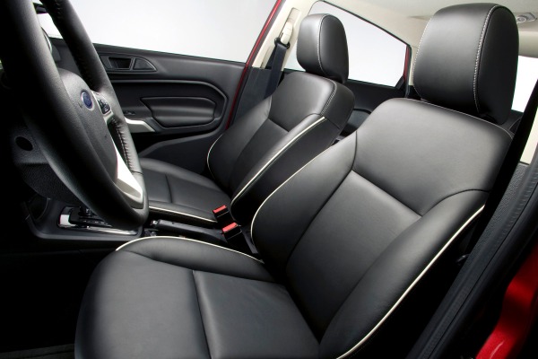 2013 Ford Fiesta Titanium Sedan Interior