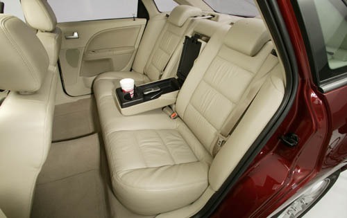 2005 Ford Five Hundred Limited Rear Interior