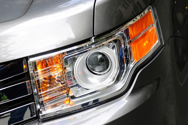 2010 Ford Flex Limited Wagon Headlamp Detail