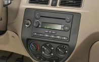2005 Ford Focus ZX4 SE Audio and HVAC Controls