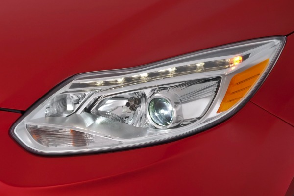 2016 Ford Focus Electric 4dr Hatchback Headlamp Detail