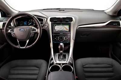 2013 Ford Fusion Hybrid SE Sedan Dashboard