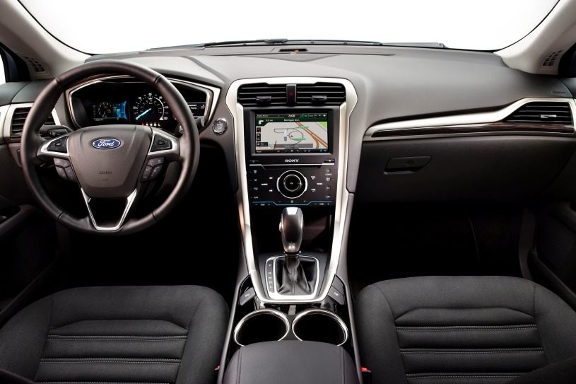 2014 Ford Fusion Hybrid SE Sedan Dashboard
