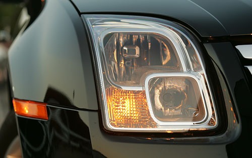 2006 Ford Fusion Headlight Detail