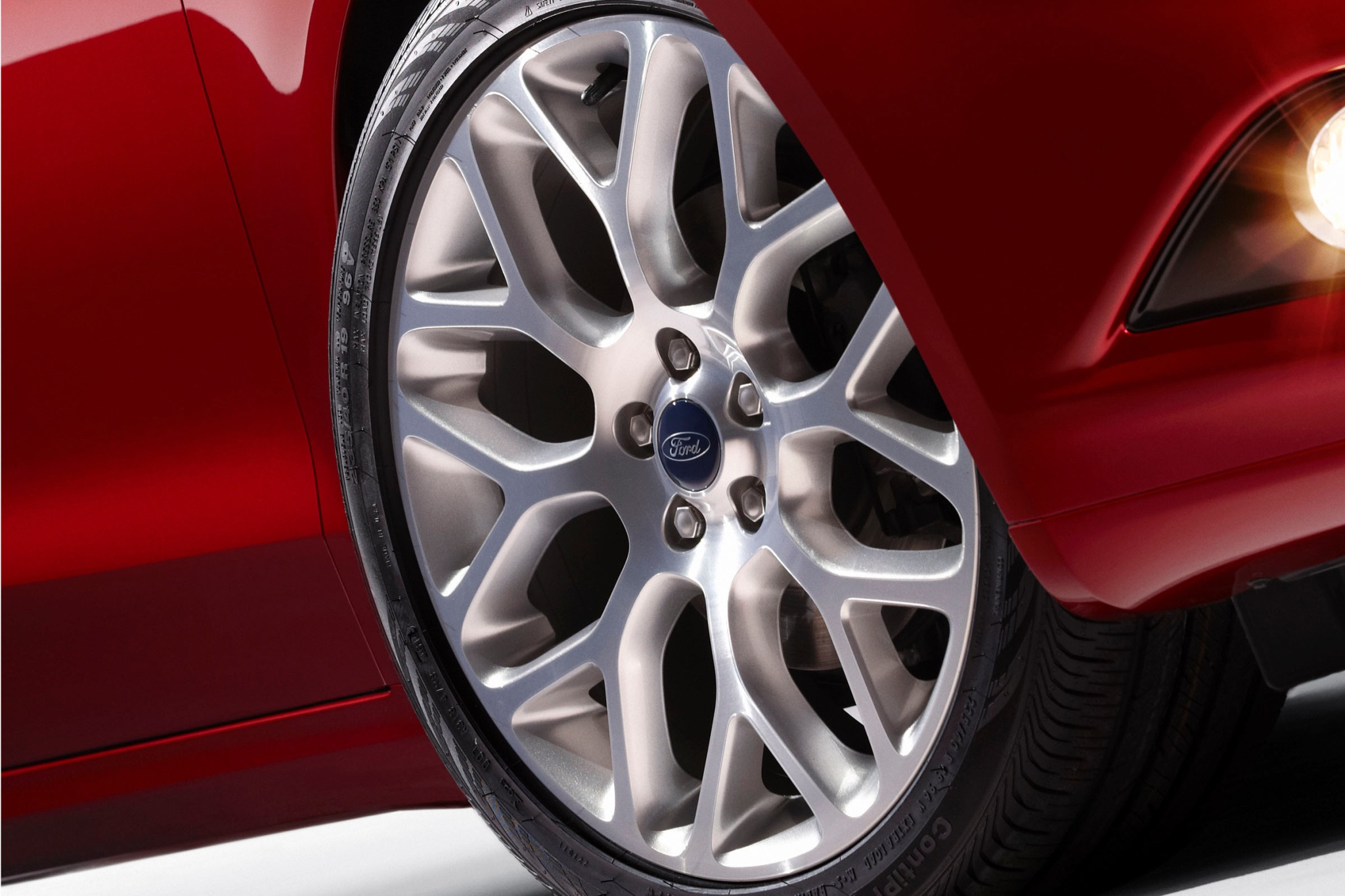 2013 Ford Fusion Titanium Sedan Wheel