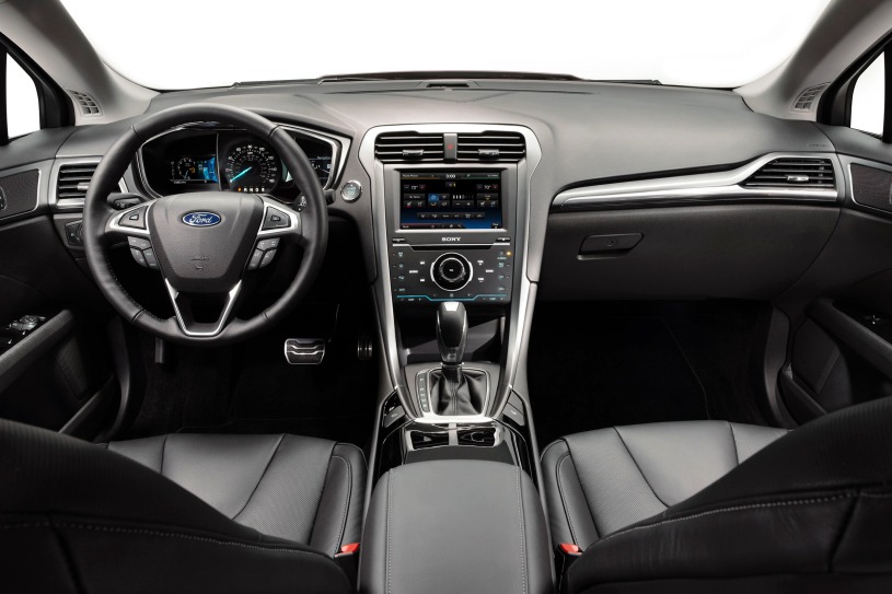 2014 Ford Fusion SE Sedan Dashboard