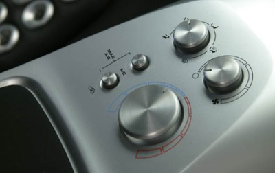 2005 Ford GT Center-Console HVAC Controls