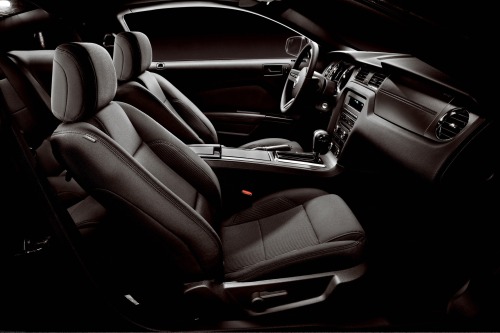 2013 Ford Mustang V6 Premium Coupe Interior