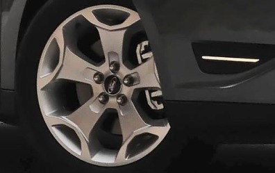 2012 Ford Taurus SEL Wheel Detail