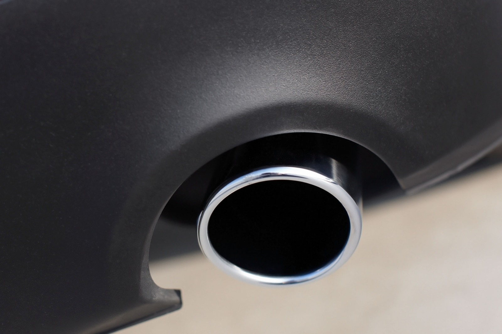 2013 Ford Taurus Exhaust Tip Detail