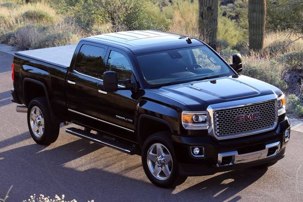 2016 GMC Sierra 3500HD Denali Crew Cab Pickup Exterior