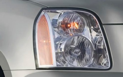 2012 GMC Yukon XL Headlamp Detail