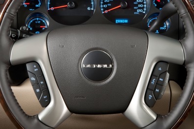 2013 GMC Yukon Denali 4dr SUV Steering Wheel Detail