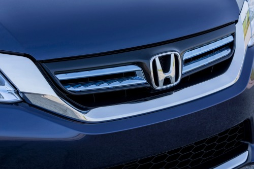 2015 Honda Accord Hybrid Touring Sedan Front Badge