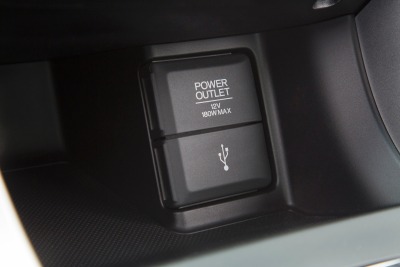 2013 Honda Accord Sport Sedan Power/Aux Input Detail