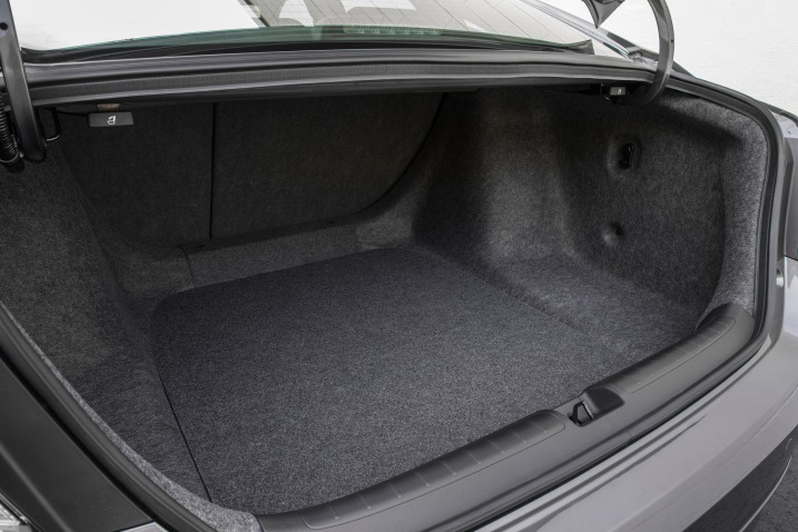 2018 Honda Accord Touring Sedan Cargo Area