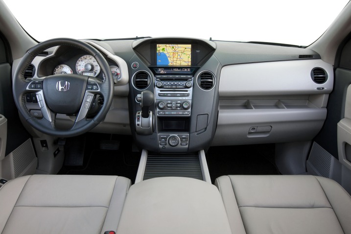 2013 Honda Pilot Touring 4dr SUV Dashboard